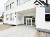 Pronájem obchodní prostory, 404 m²