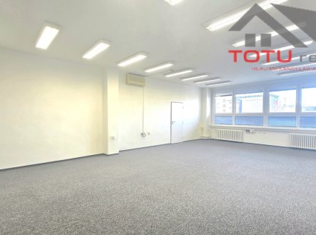 Pronájem kanceláře, 61 m²