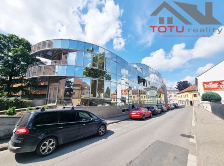 Pronájem kanceláře, 71 m²
