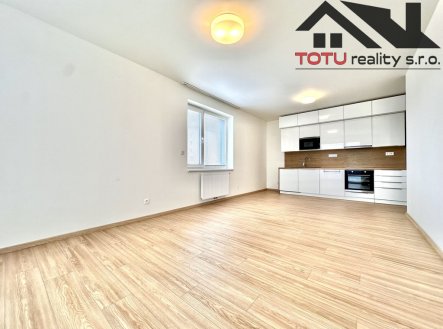 Pronájem bytu, 3+kk, 80 m²