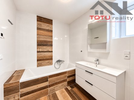 Pronájem bytu, 2+kk, 81 m²