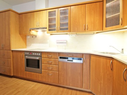 Pronájem bytu, 3+kk, 84 m²