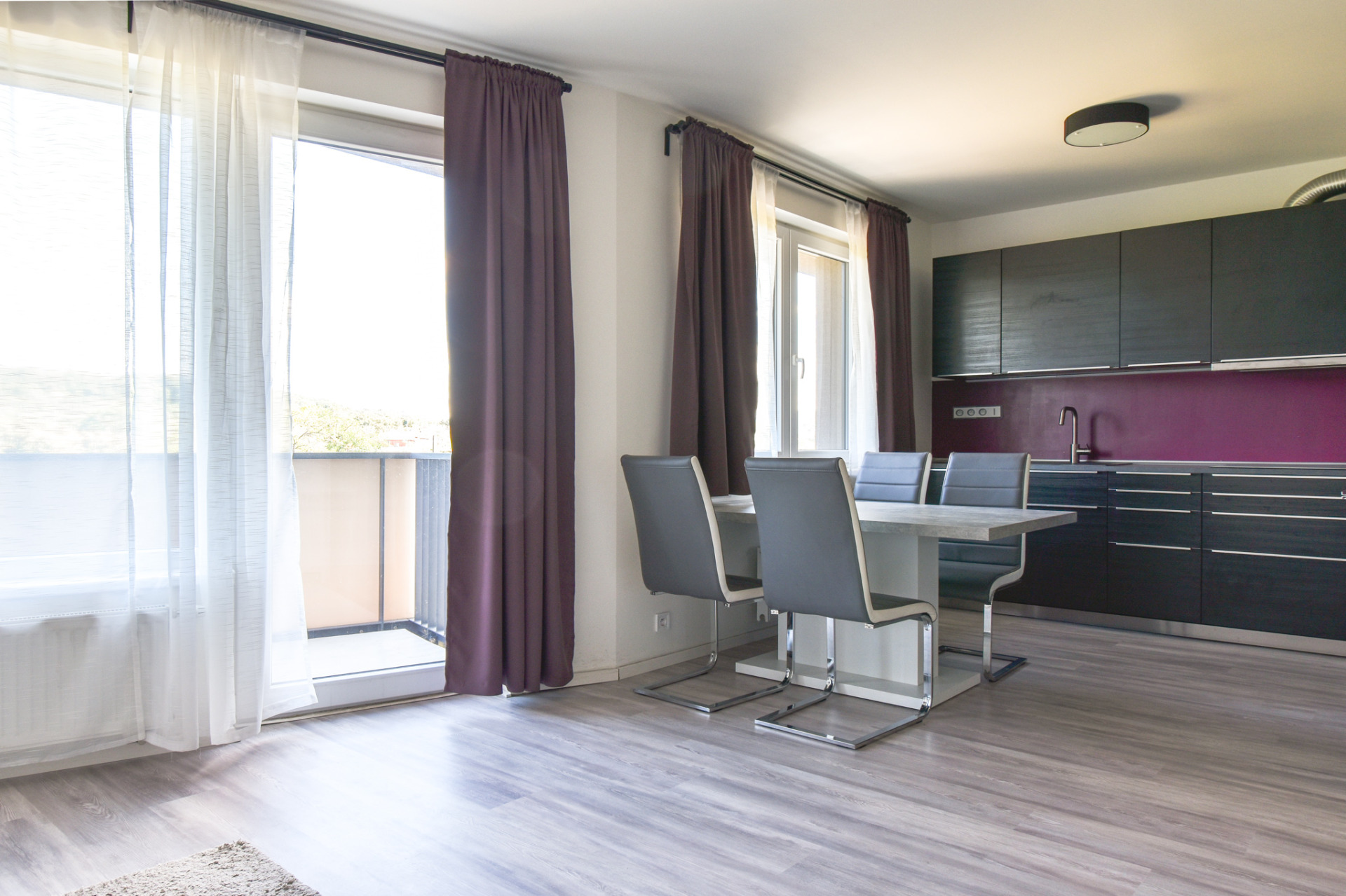 Pronájem 1+kk,  Praha - Hloubětín, Granitova, 17 500 Kč /měs., 40 m2