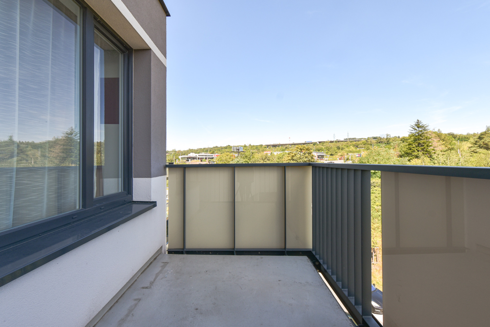 Pronájem 1+kk,  Praha - Hloubětín, Granitova, 17 500 Kč /měs., 40 m2