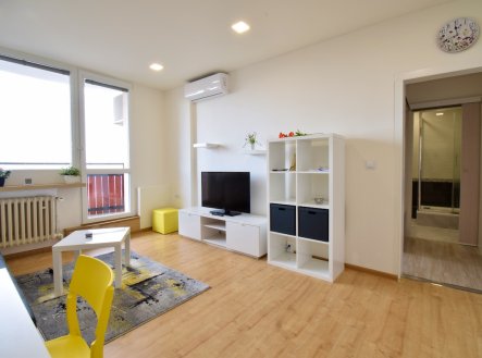 Pronájem bytu, 2+kk, 37 m²