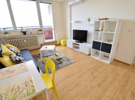 Pronájem bytu, 2+kk, 37 m²