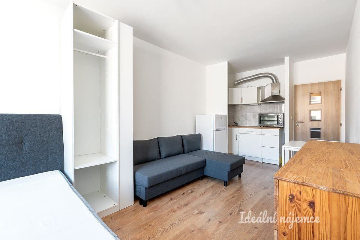 Pronájem bytu 1+kk, Hnězdenská, Troja,  15 500 Kč/měs, 25 m2