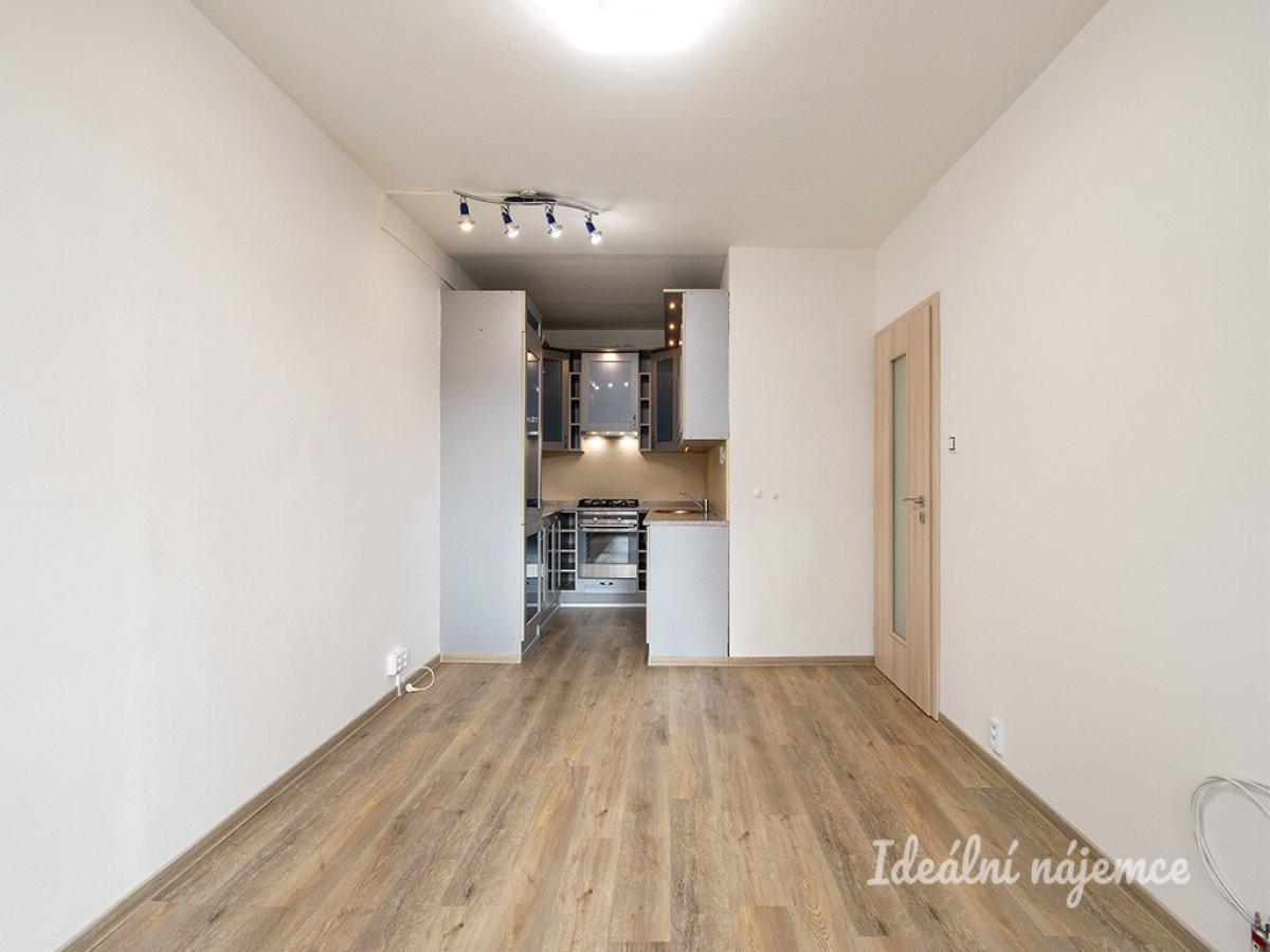 Pronájem bytu 2+kk, Novoborská, Prosek,  19 900 Kč/měs, 39 m2