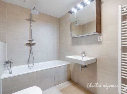 Pronájem bytu, 1+kk, 40 m²