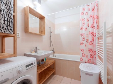 Pronájem bytu, 2+kk, 61 m²