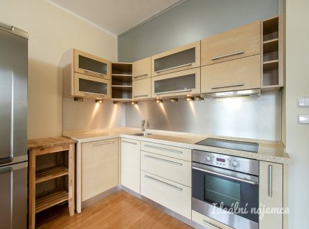 Pronájem bytu, 3+kk, 82 m²