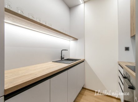 Pronájem bytu, 1+kk, 35 m²