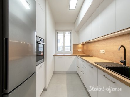 Pronájem bytu, 4+kk, 107 m²