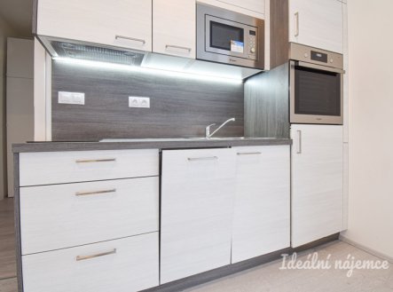 Pronájem bytu, 1+kk, 29 m²