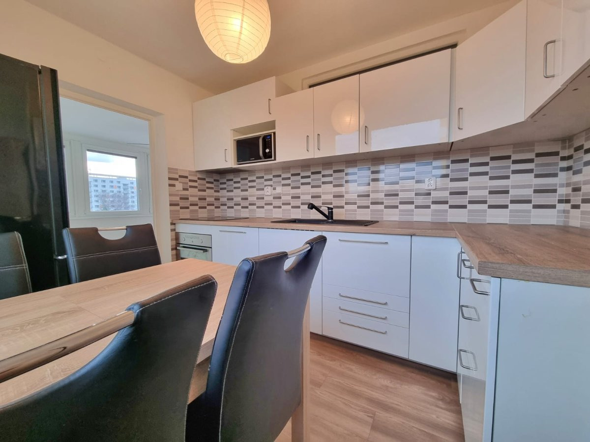 Pronájem bytu 2+1, Urxova, Hradec Králové - Třebeš, 17.000 Kč/měs, 55 m2