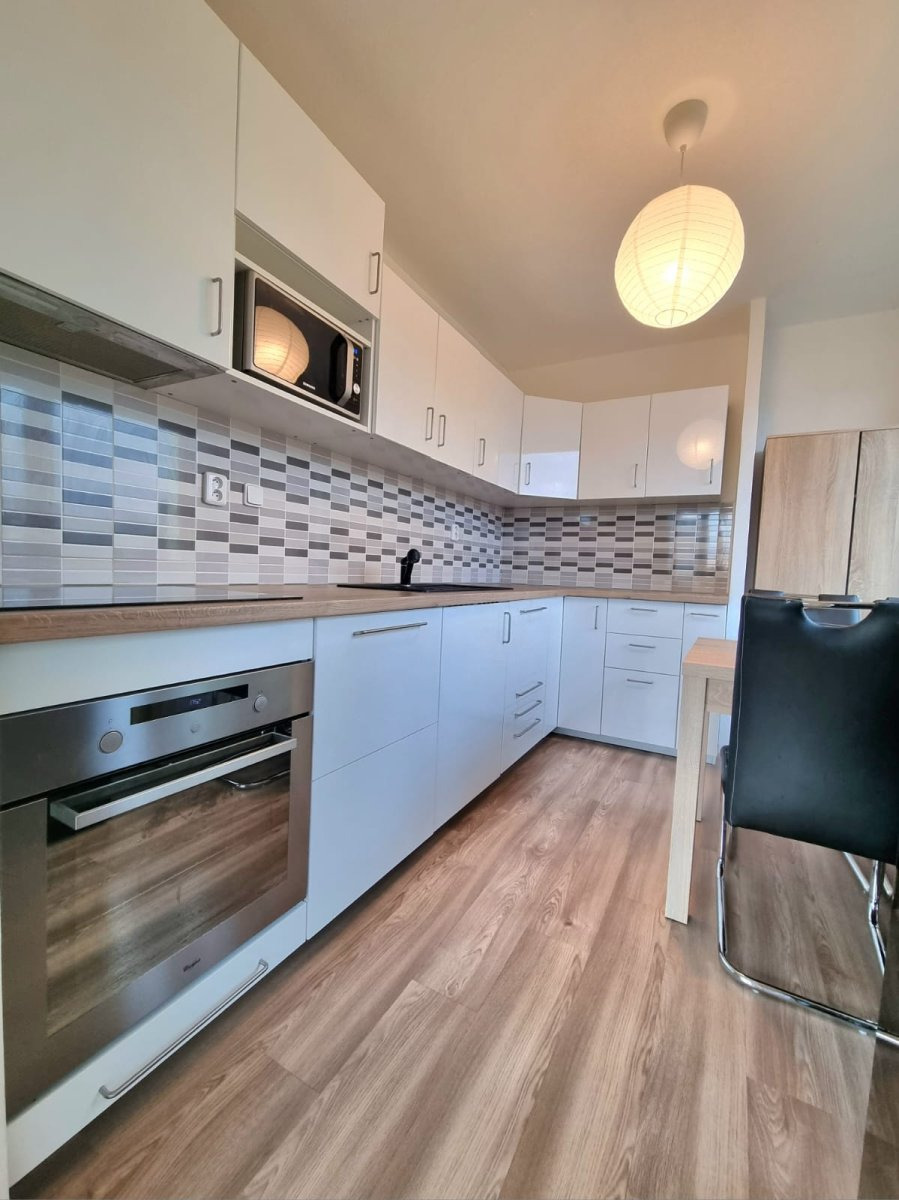 Pronájem bytu 2+1, Urxova, Hradec Králové - Třebeš, 17.000 Kč/měs, 55 m2