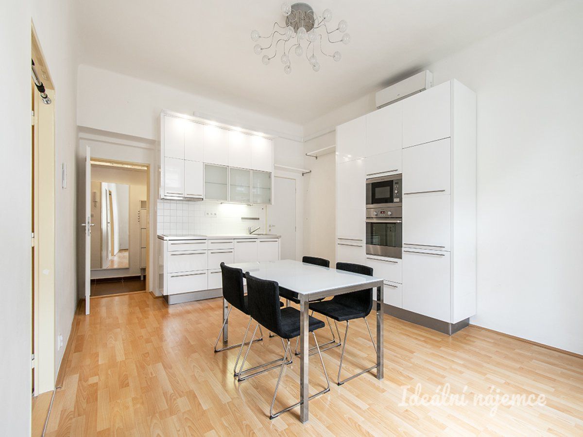 Pronájem bytu 2+kk, Krymská, Vršovice,  24000 Kč/měs, 51 m2