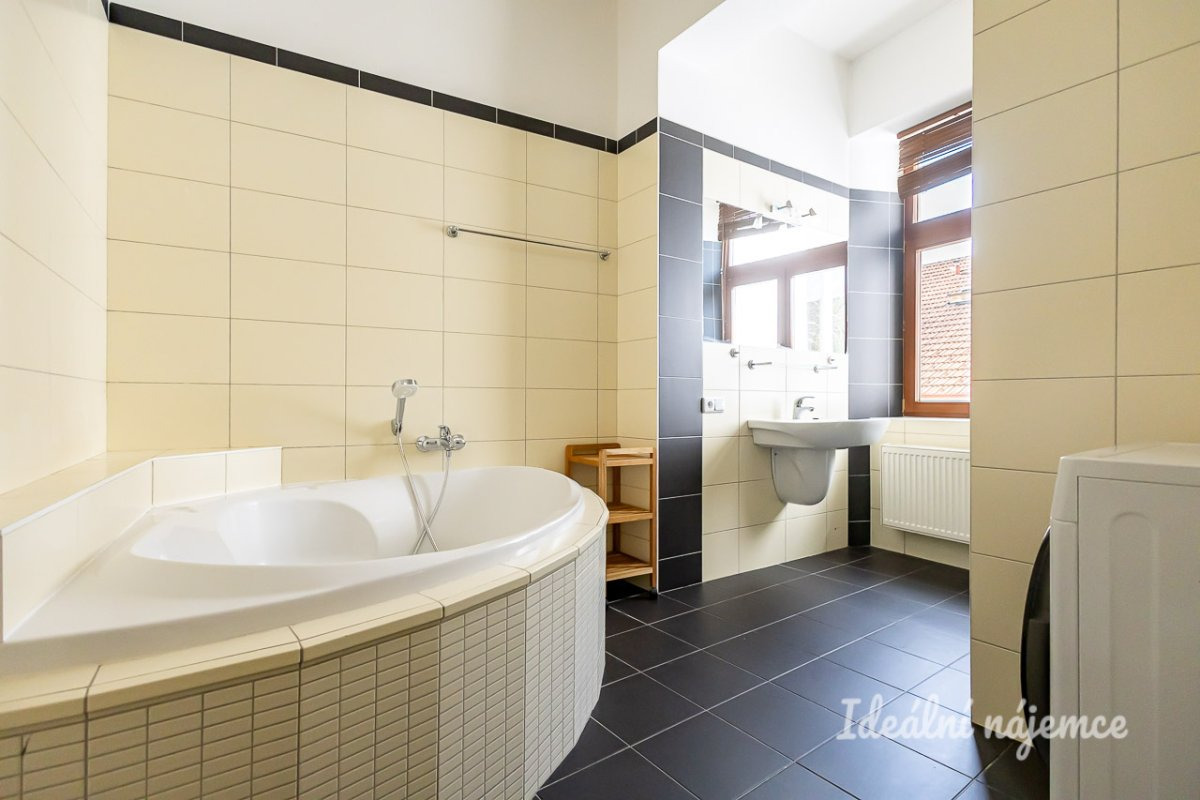 Pronájem bytu 2+1, Krajinská, České Budějovice 1, 92 m2
