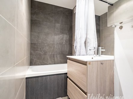 Pronájem bytu, 2+kk, 44 m²