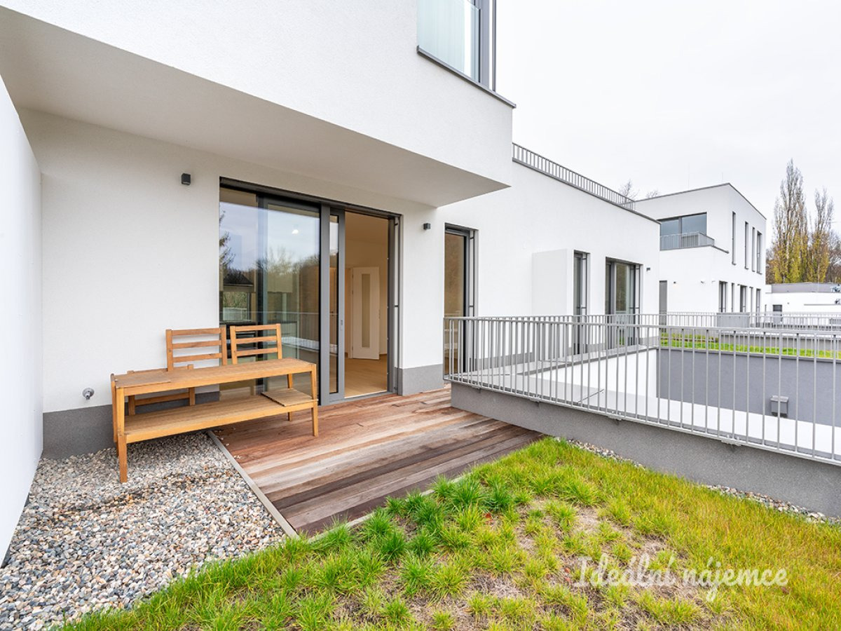 Pronájem bytu 2+kk, Akáciová, Smíchov,  30.700 Kč/měs, 53 m2