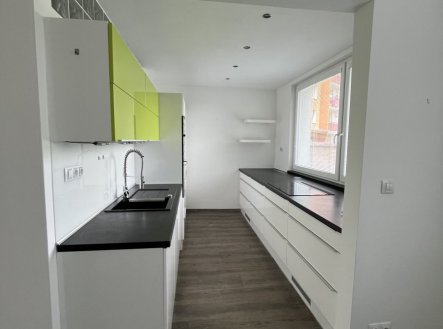 Pronájem bytu, 4+kk, 84 m²