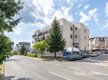 Pronájem bytu, 1+kk, 27 m²