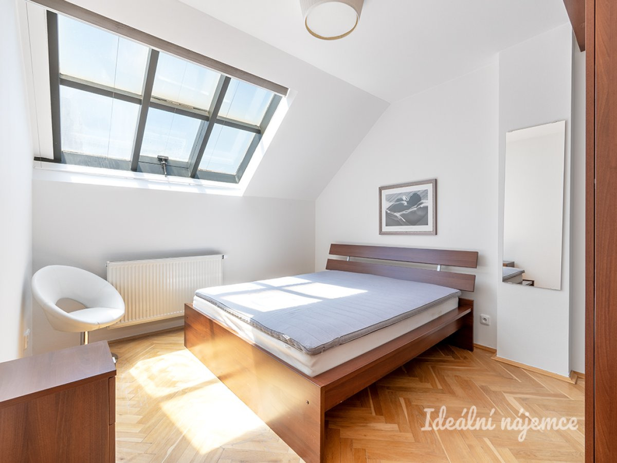 Pronájem bytu 2+kk s balkonem, Francouzská, Vinohrady, 69 m2