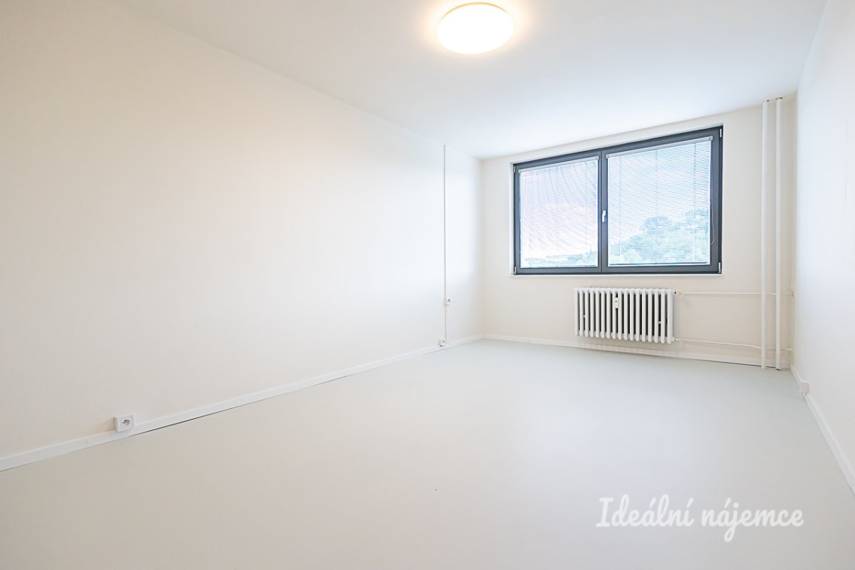 Pronájem bytu 3+kk, Lupáčova, Žižkov, 29300 Kč/měs, 62 m2
