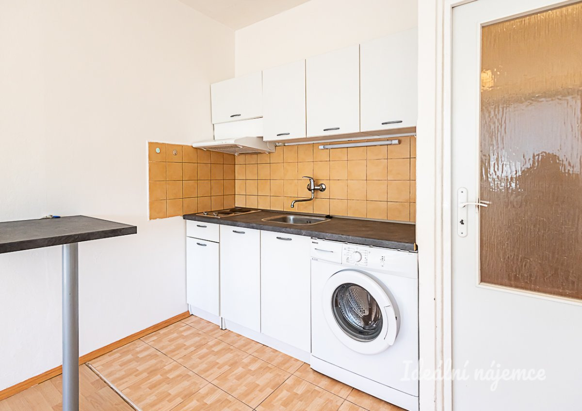 Pronájem bytu 1+kk, Jahodová, Záběhlice, 15 300 Kč/měs, 33 m2