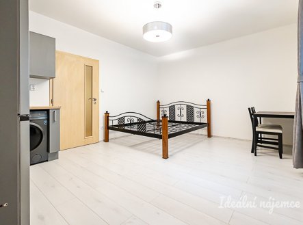 Pronájem bytu, 1+kk, 27 m²