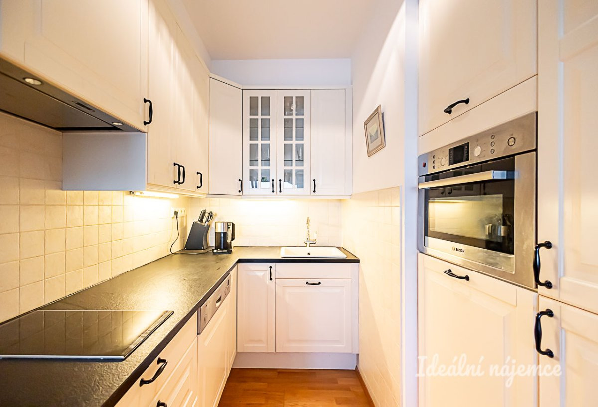 Pronájem bytu 2+kk, Křižíkova, Karlín, 30.800 Kč/měs, 55 m2