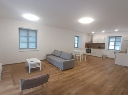 Pronájem bytu, 2+kk, 76 m²