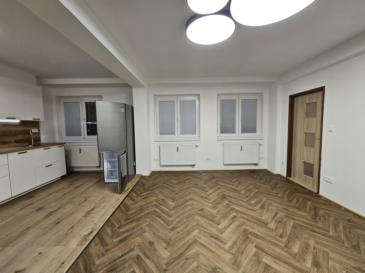 Pronájem bytu 2+1, Vítězná, Kladno, 56 m2