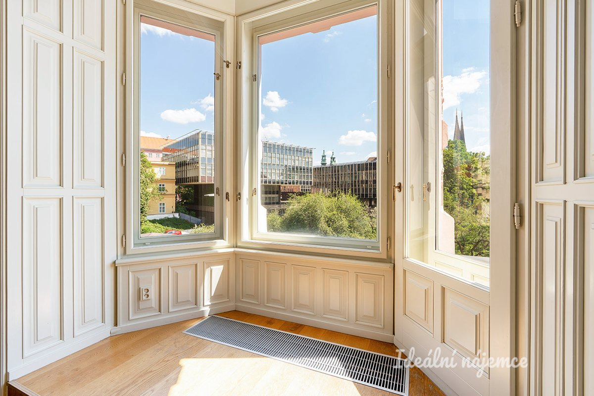 Pronájem bytu 3+kk, Na Moráni, Nové Město, 53900 Kč/měs, 94 m2