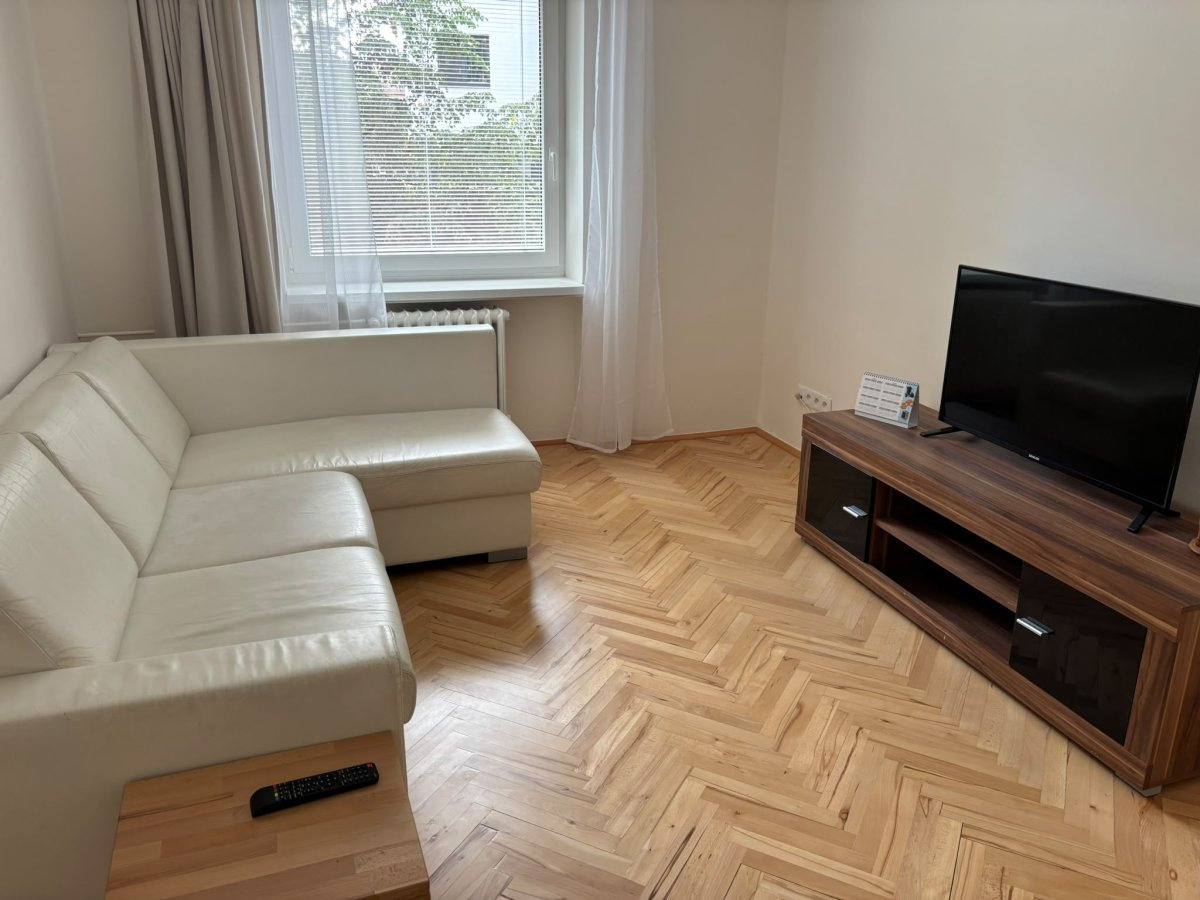 Pronájem bytu 2+1, Bratranců Veverkových, Pardubice, 17500 Kč/měs, 51 m2