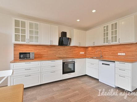 Pronájem bytu, 3+kk, 82 m²