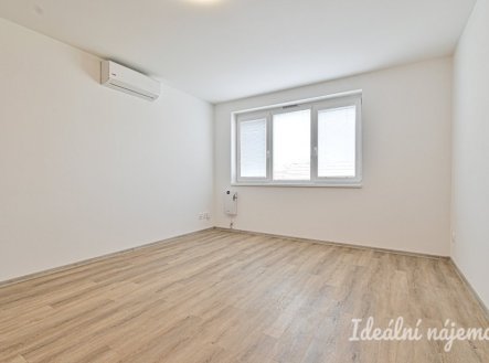 Pronájem bytu, 1+kk, 33 m²