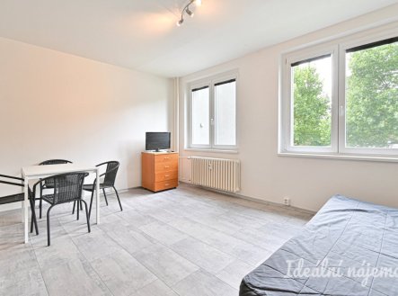 Pronájem bytu, 1+kk, 32 m²