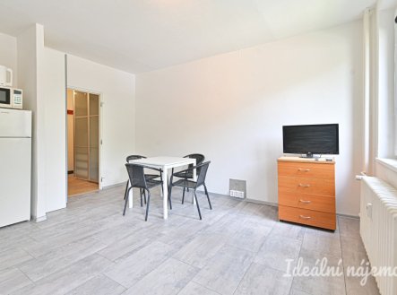 Pronájem bytu, 1+kk, 32 m²