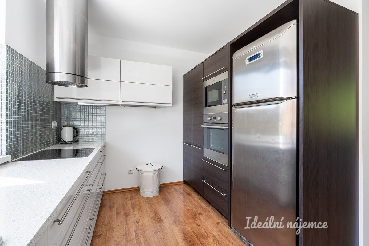 Pronájem rodinného domu  5+1 Horoušany 141 m2 451m2, zahrada