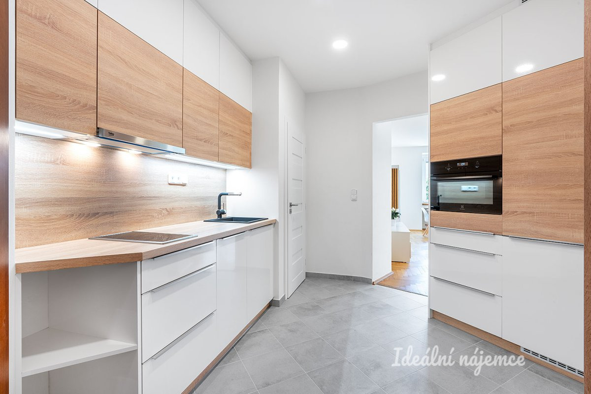 Pronájem bytu 1+kk, Na Dolinách, Podolí, 39 m2