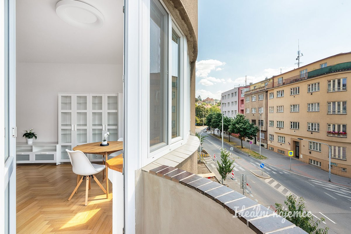 Pronájem bytu 1+kk, Na Dolinách, Podolí, 39 m2