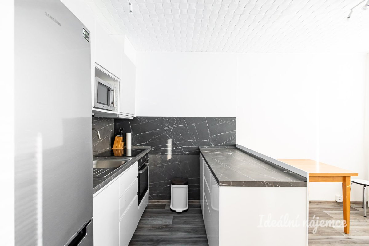 Pronájem bytu 3+1, Taussigova, Kobylisy, 67 m2