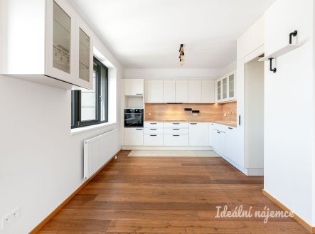 Pronájem bytu, 4+kk, 117 m²