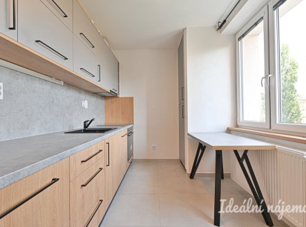 Pronájem bytu, 3+1, 77 m²