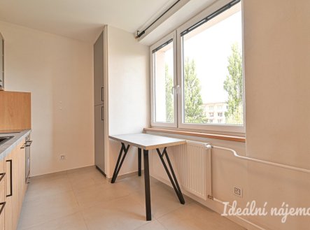 Pronájem bytu, 3+1, 77 m²