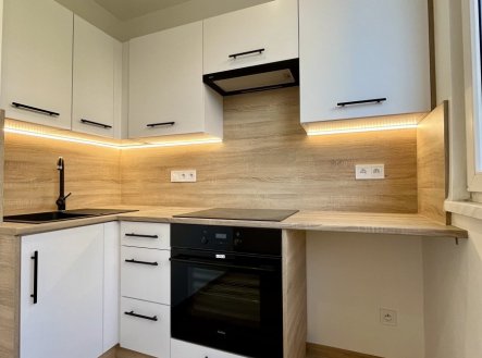 Pronájem bytu, 2+1, 55 m²