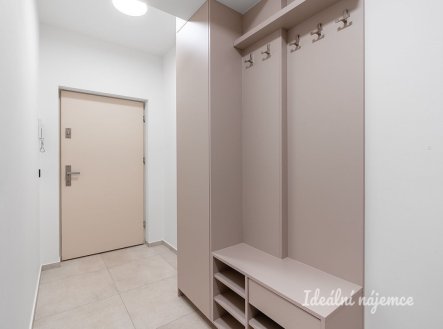 Pronájem bytu, 1+kk, 40 m²