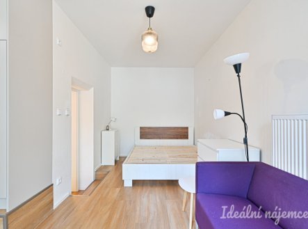 Pronájem bytu, 1+kk, 32 m²