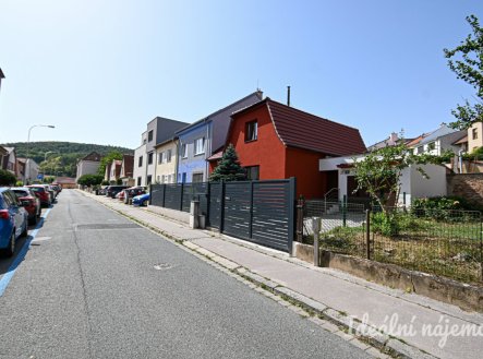 Pronájem bytu, 3+1, 180 m²